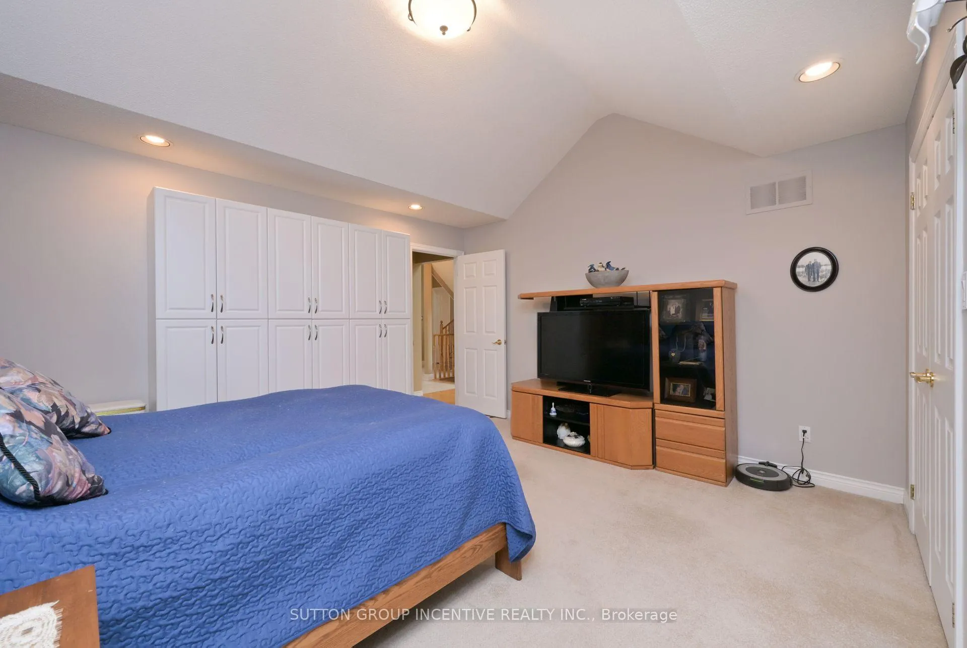 Photo 13 of 23 Briar Gate Way, New Tecumseth, Rural New Tecumseth — HOMEH