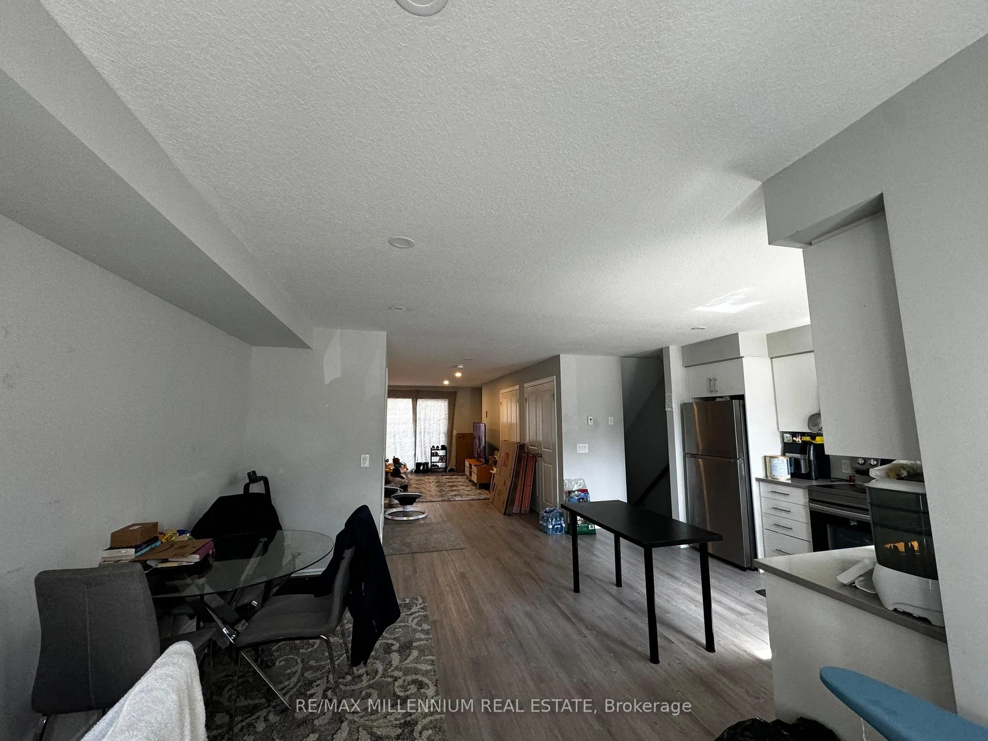 Photo 2 of 281 Chapel Hill Drive, Kitchener — HOMEH