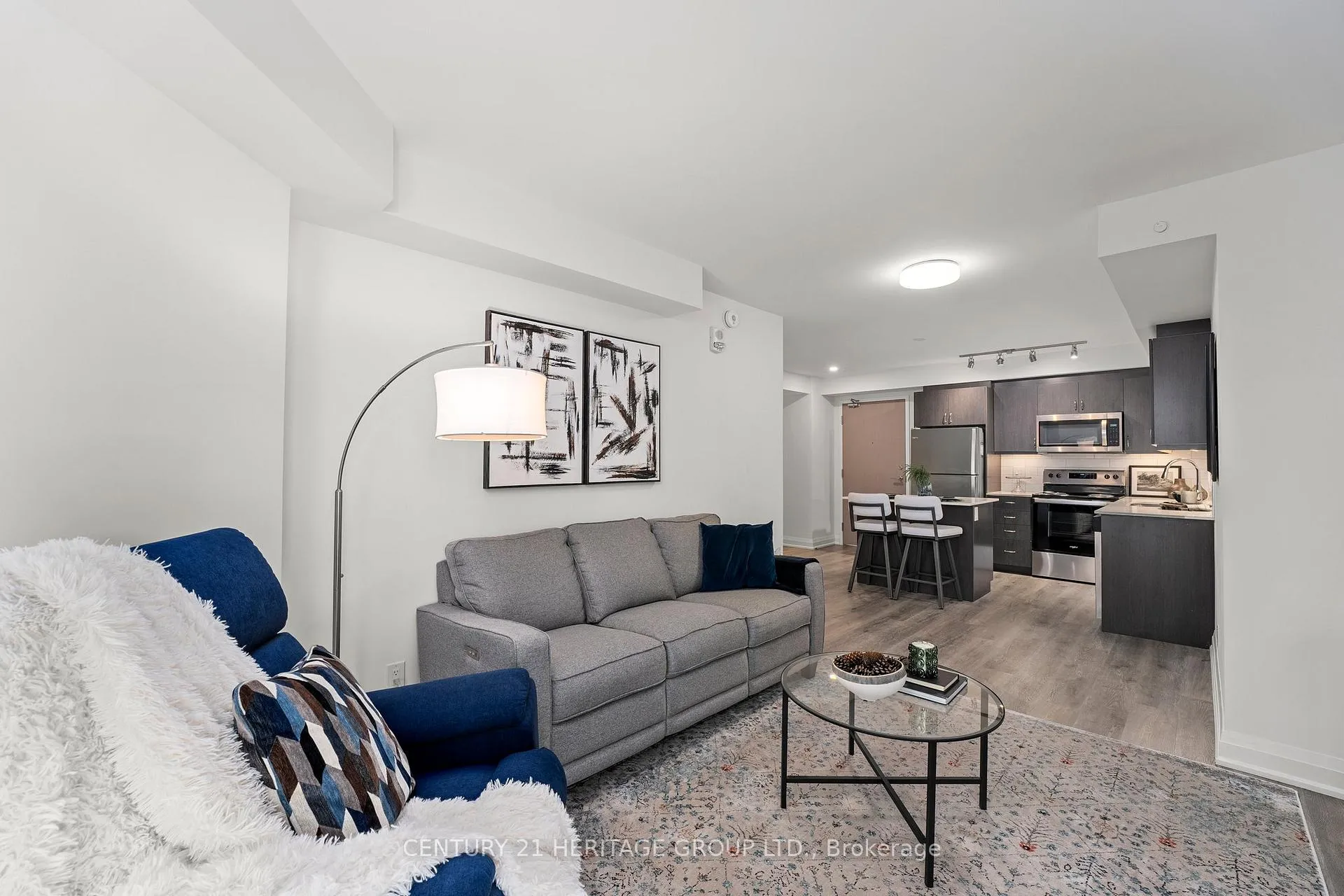 Photo 7 of Unit 519, 58 Lakeside Terrace, Barrie, Little Lake — HOMEH