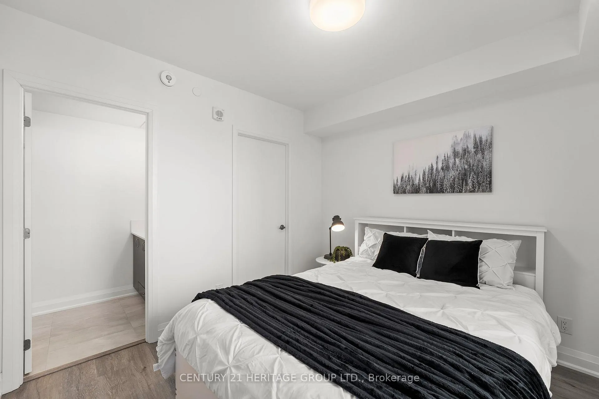 Photo 10 of Unit 519, 58 Lakeside Terrace, Barrie, Little Lake — HOMEH