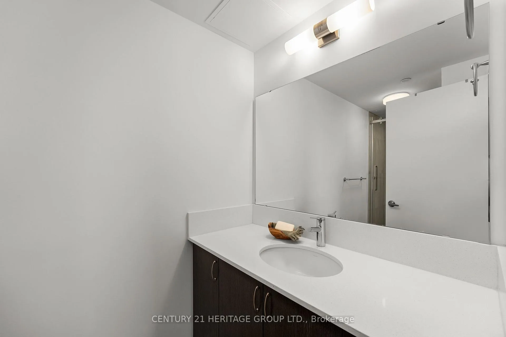 Photo 11 of Unit 519, 58 Lakeside Terrace, Barrie, Little Lake — HOMEH