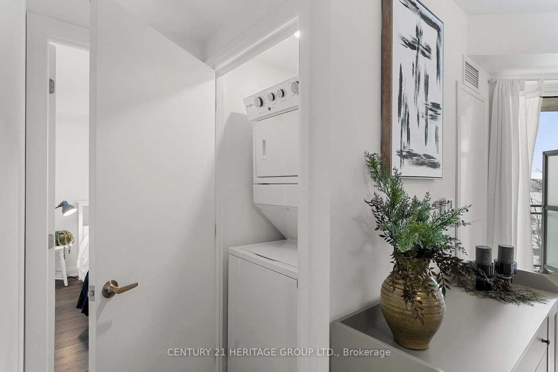 Photo 16 of Unit 519, 58 Lakeside Terrace, Barrie, Little Lake — HOMEH