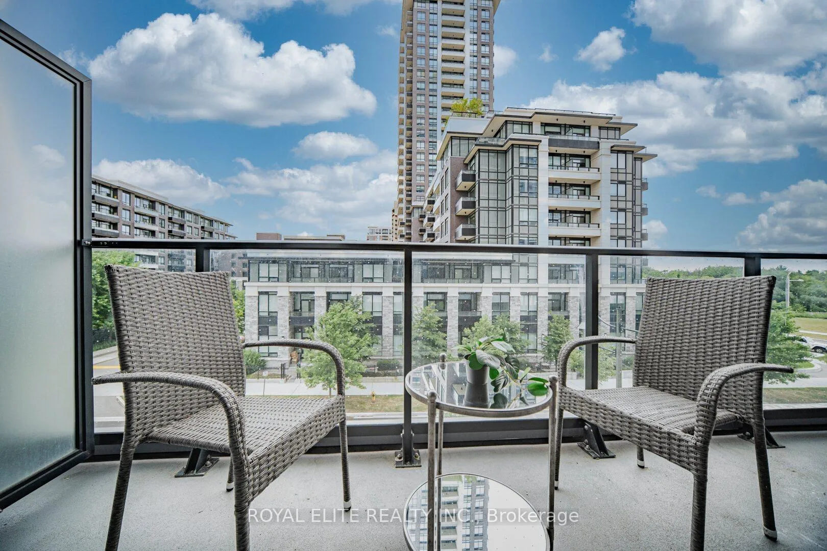 Photo 3 of Unit 310, 18 Water Walk Drive, Markham, Unionville — HOMEH