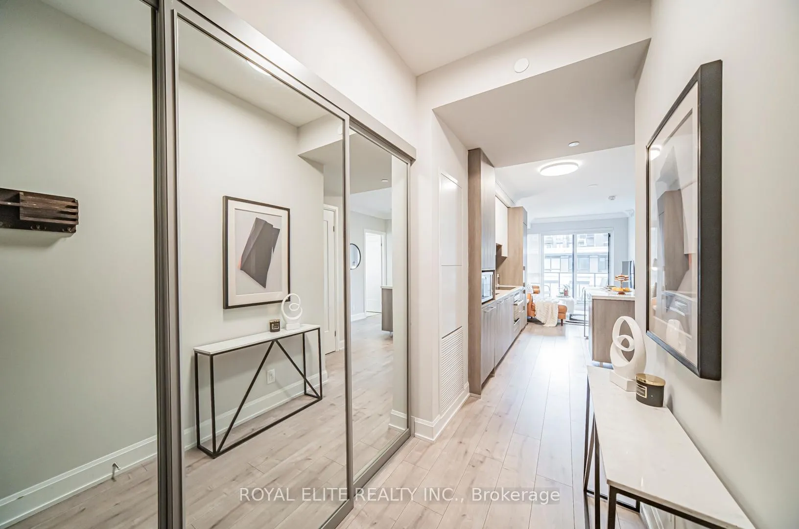 Photo 5 of Unit 310, 18 Water Walk Drive, Markham, Unionville — HOMEH