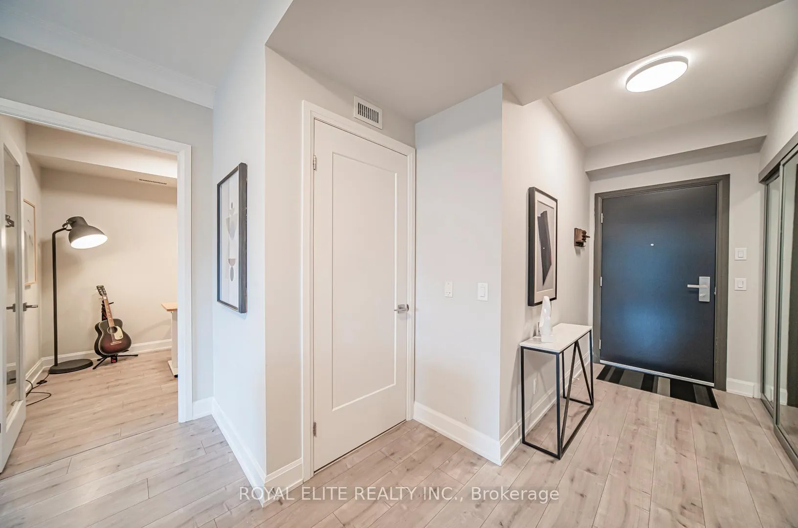 Photo 6 of Unit 310, 18 Water Walk Drive, Markham, Unionville — HOMEH