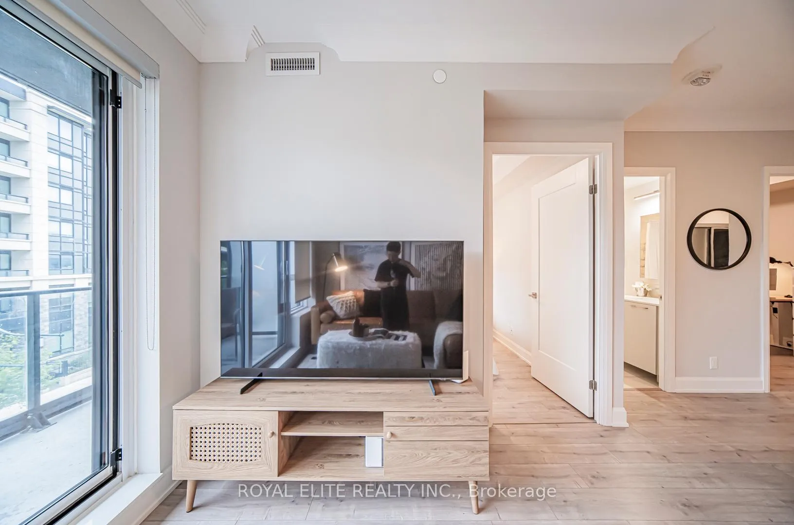 Photo 15 of Unit 310, 18 Water Walk Drive, Markham, Unionville — HOMEH