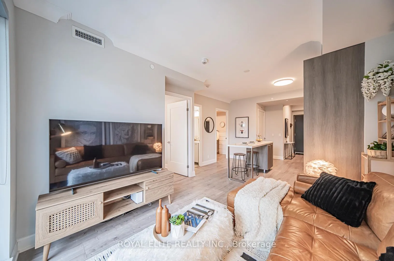 Photo 16 of Unit 310, 18 Water Walk Drive, Markham, Unionville — HOMEH