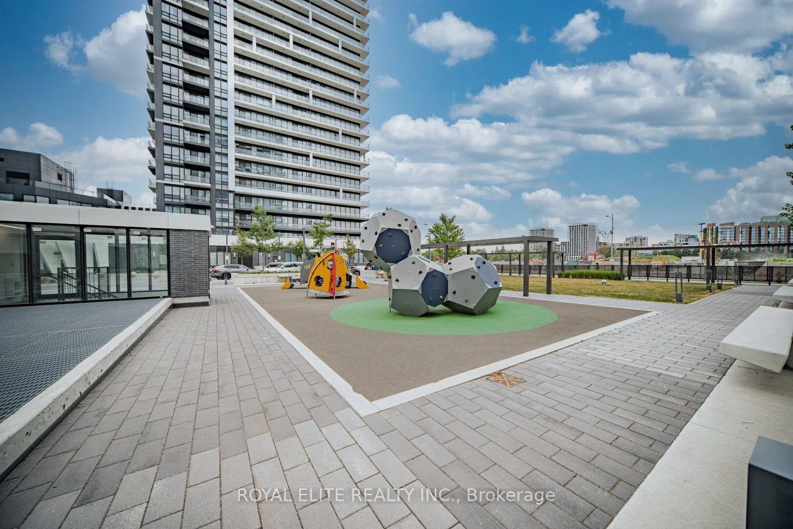 Photo 37 of Unit 310, 18 Water Walk Drive, Markham, Unionville — HOMEH