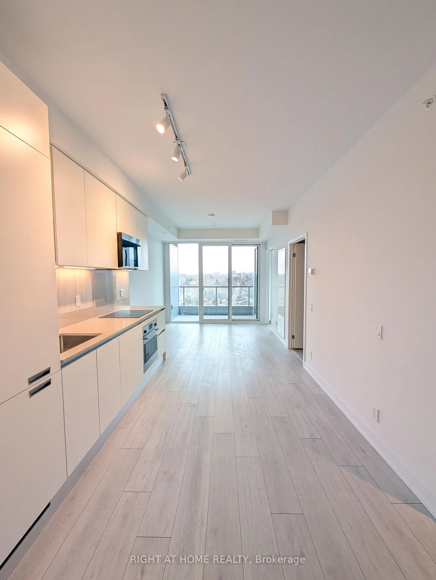Photo 7 of Unit 1503, 39 Mary Street, Barrie, City Centre — HOMEH