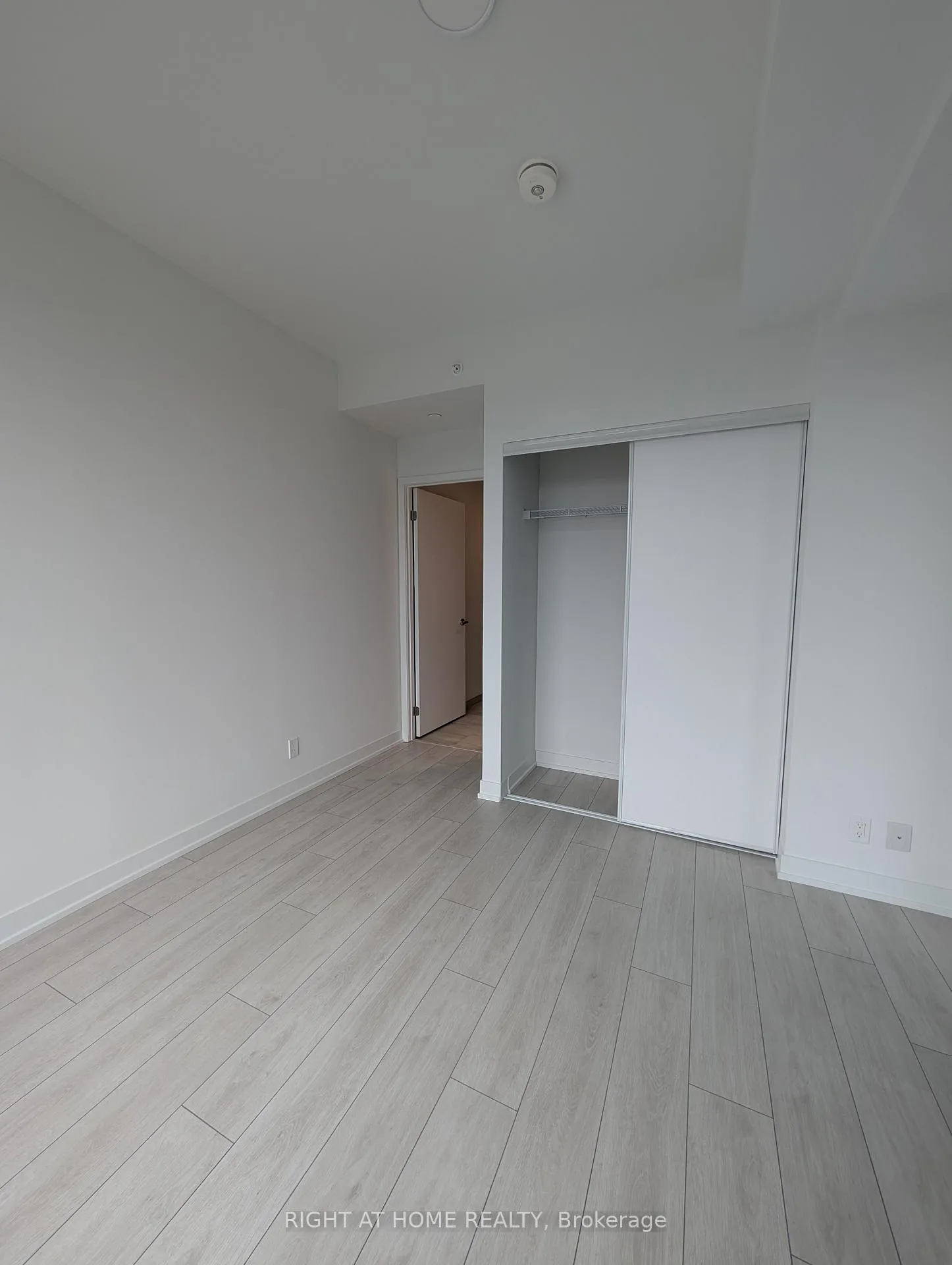 Photo 14 of Unit 1503, 39 Mary Street, Barrie, City Centre — HOMEH