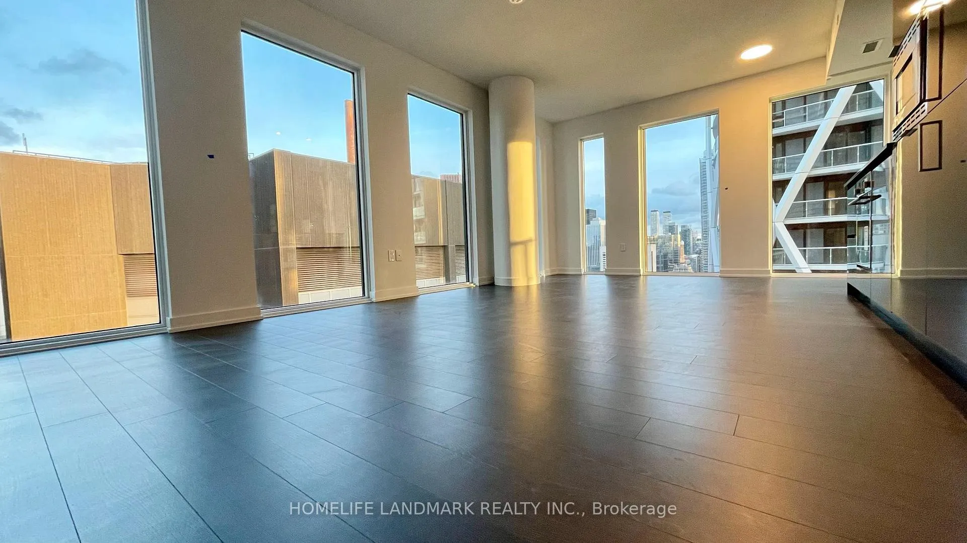 Photo 11 of Unit 3104, 238 Simcoe Street, Toronto, Kensington-Chinatown — HOMEH