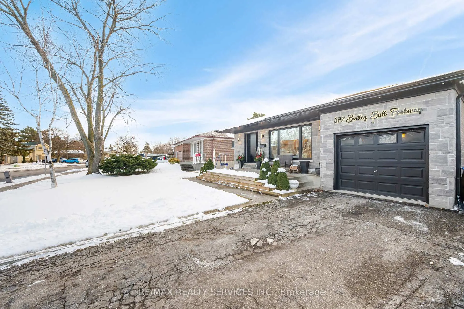 Photo 11 of 377 Bartley Bull Parkway, Brampton, Brampton East — HOMEH