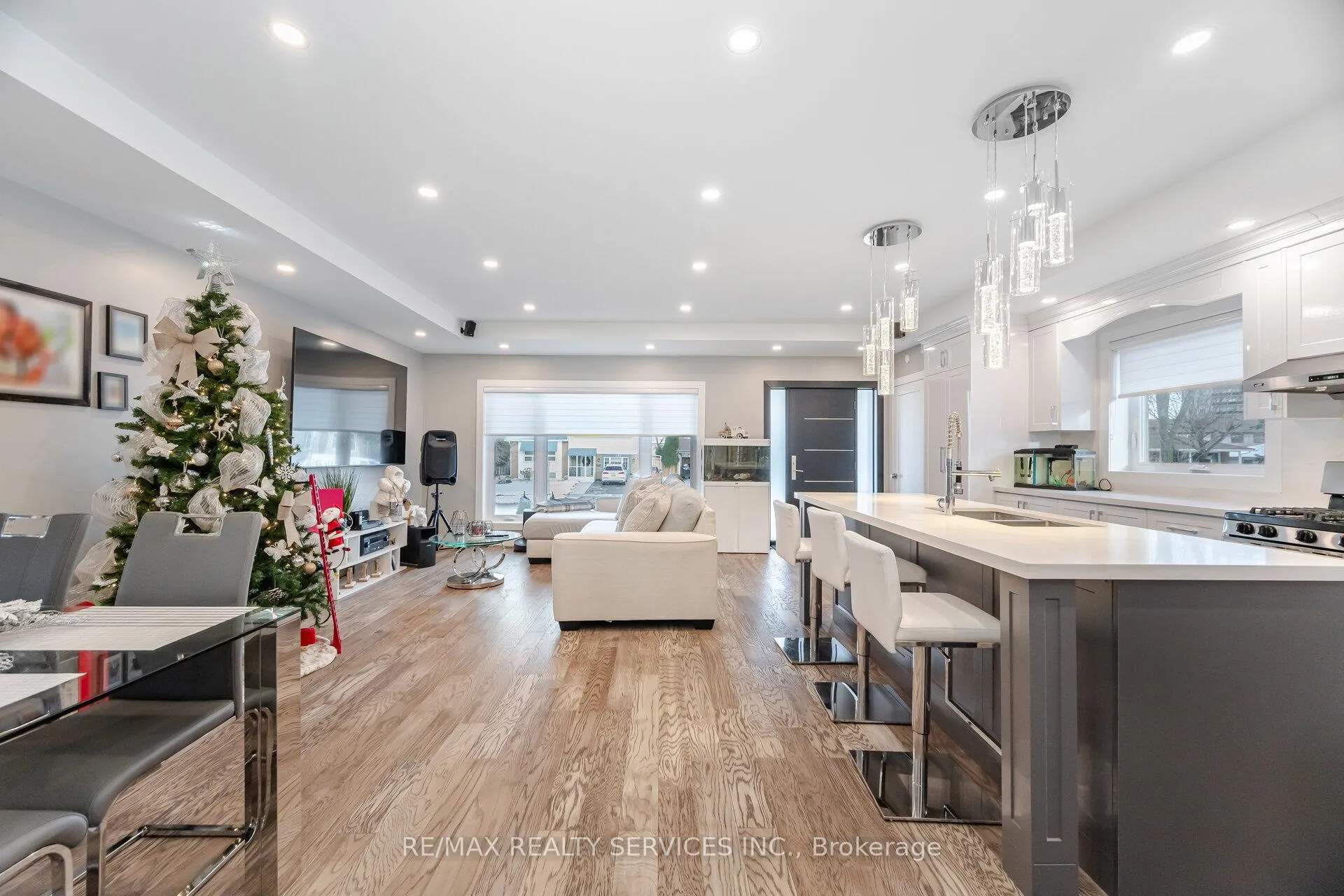 Photo 14 of 377 Bartley Bull Parkway, Brampton, Brampton East — HOMEH