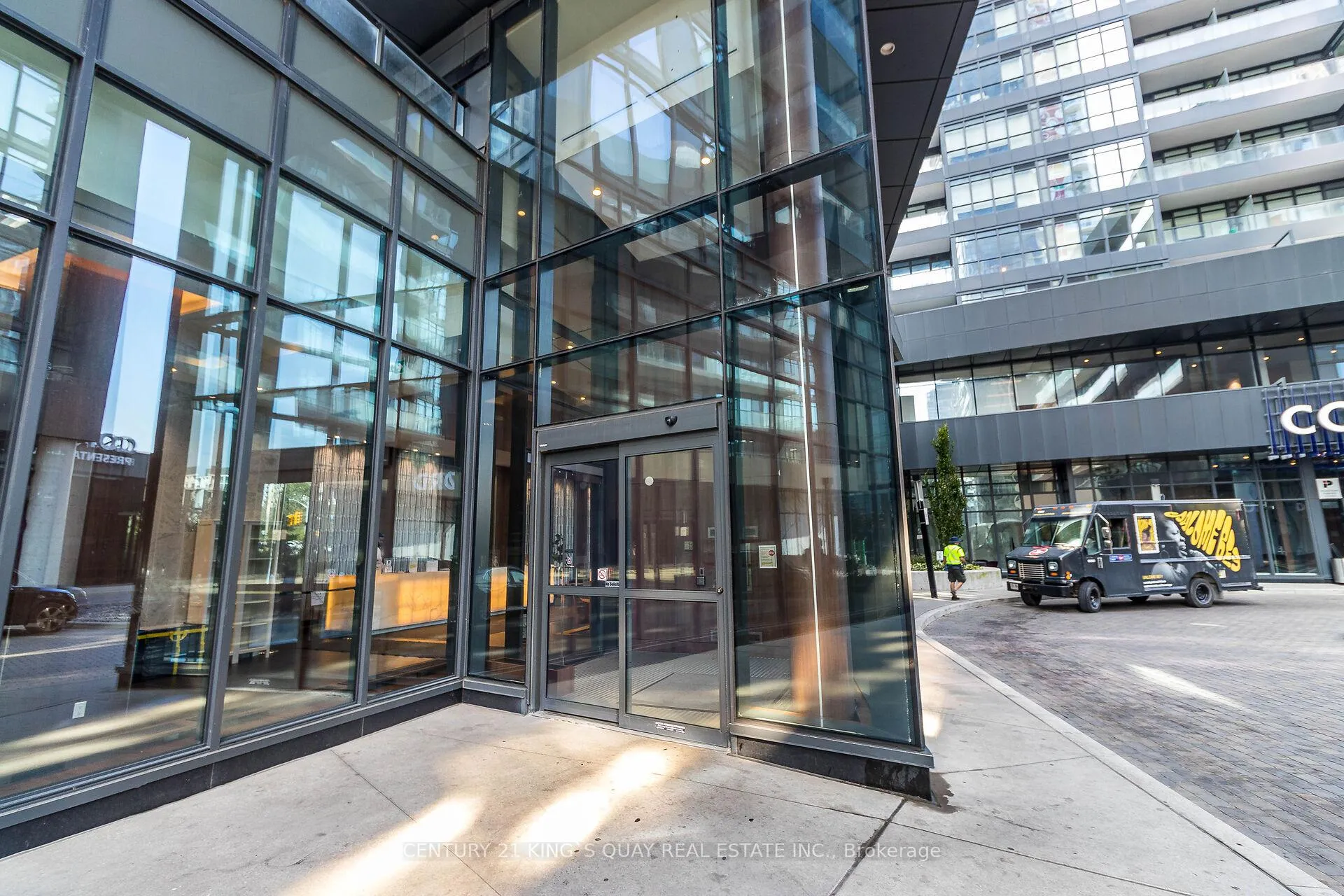 Photo 5 of Unit 1701, 80 Queens Wharf Road, Toronto, Waterfront Communities — HOMEH