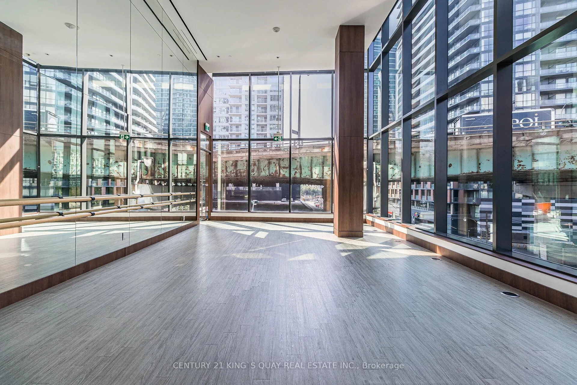 Photo 7 of Unit 1701, 80 Queens Wharf Road, Toronto, Waterfront Communities — HOMEH