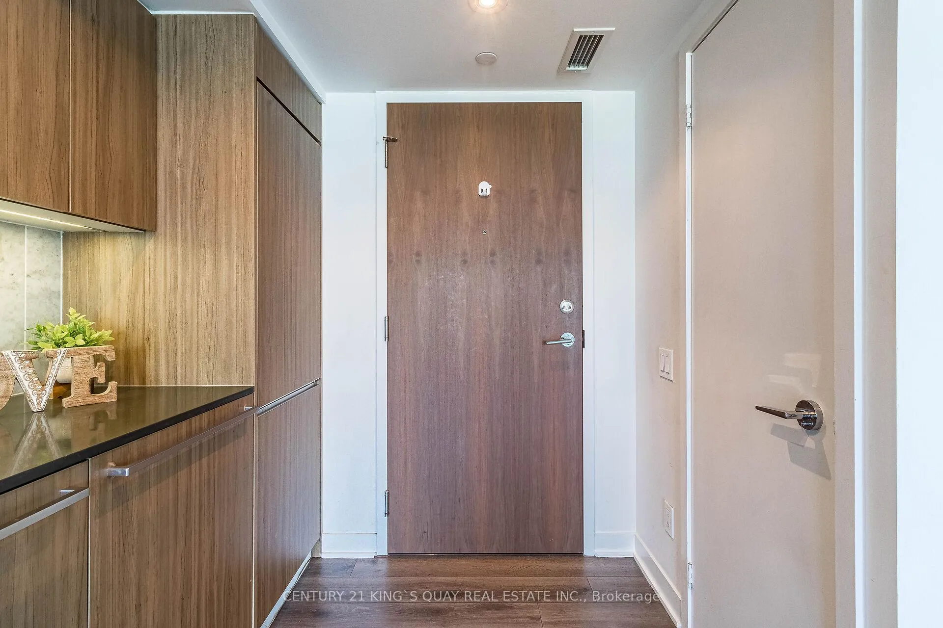 Photo 9 of Unit 1701, 80 Queens Wharf Road, Toronto, Waterfront Communities — HOMEH