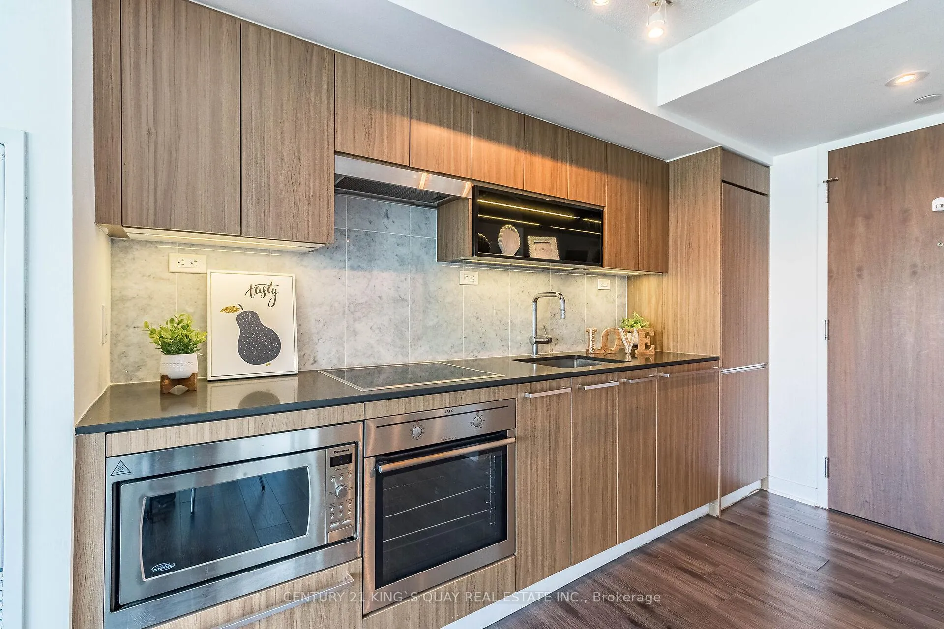 Photo 13 of Unit 1701, 80 Queens Wharf Road, Toronto, Waterfront Communities — HOMEH