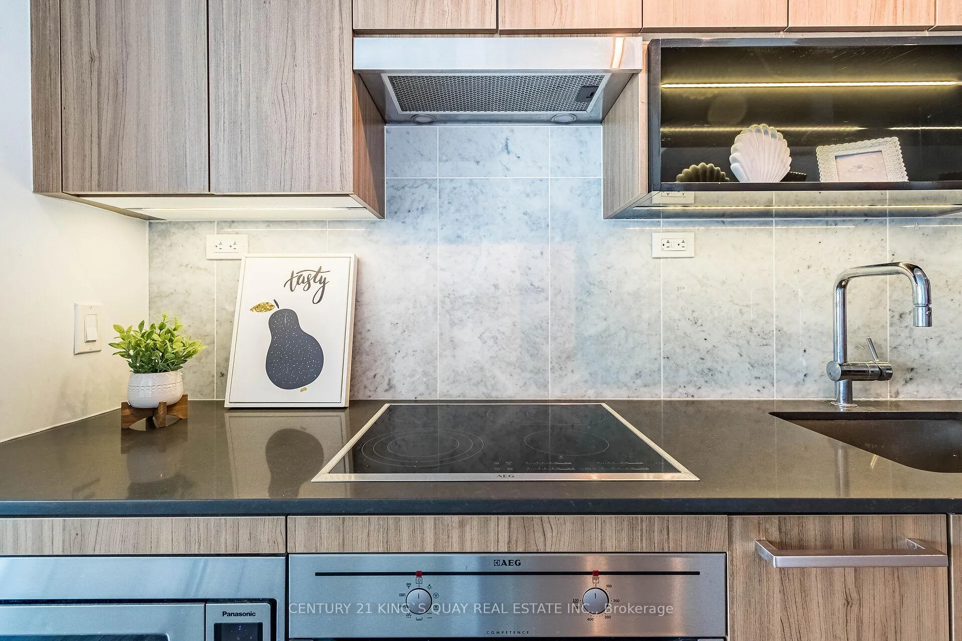 Photo 15 of Unit 1701, 80 Queens Wharf Road, Toronto, Waterfront Communities — HOMEH