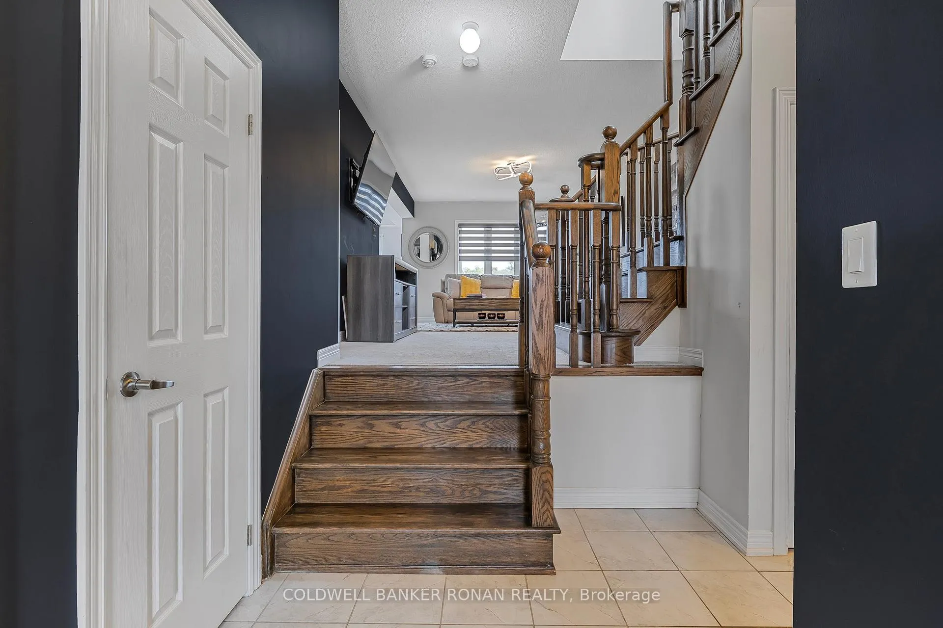 Photo 6 of 93 Sutcliffe Way, New Tecumseth, Alliston — HOMEH