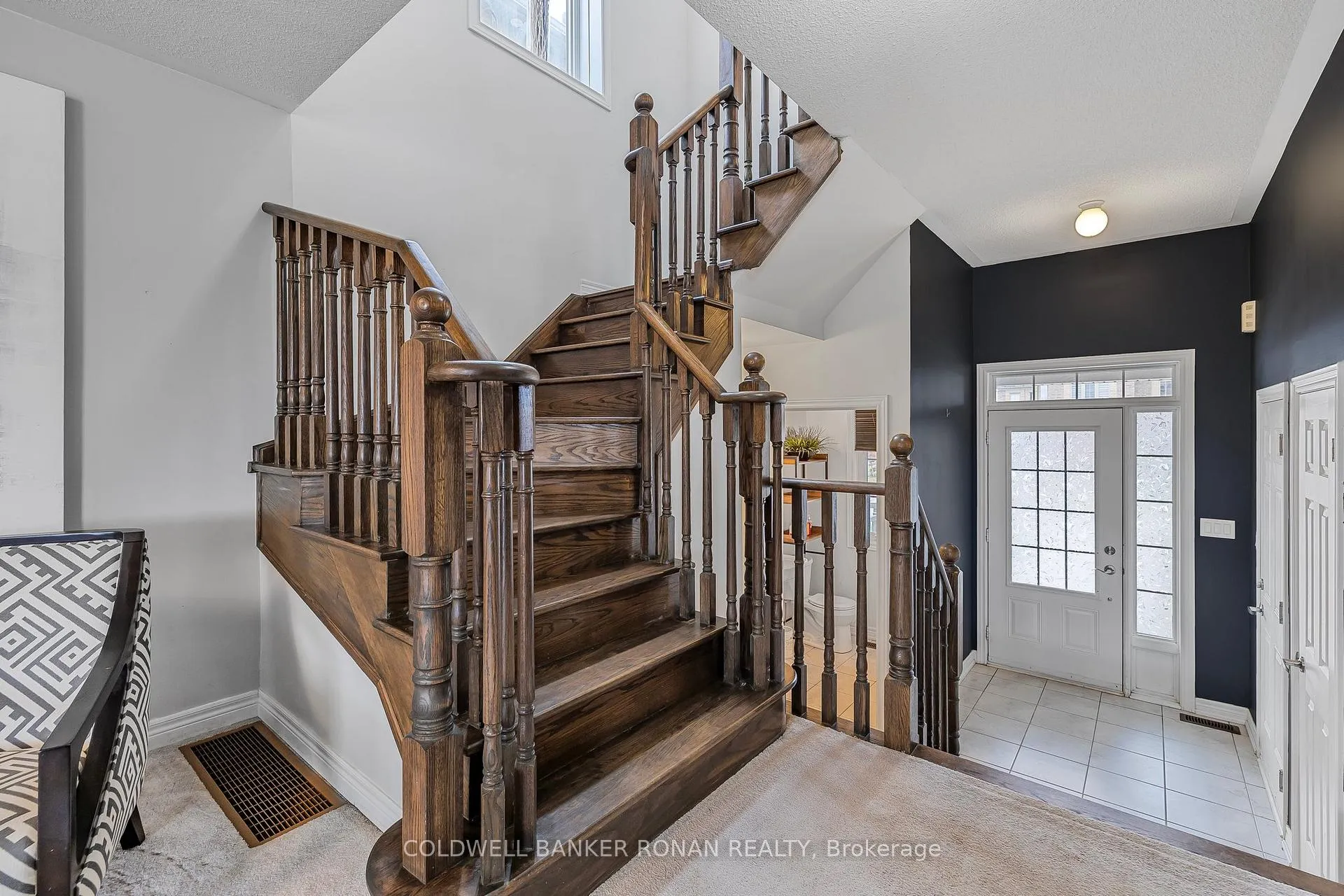 Photo 8 of 93 Sutcliffe Way, New Tecumseth, Alliston — HOMEH