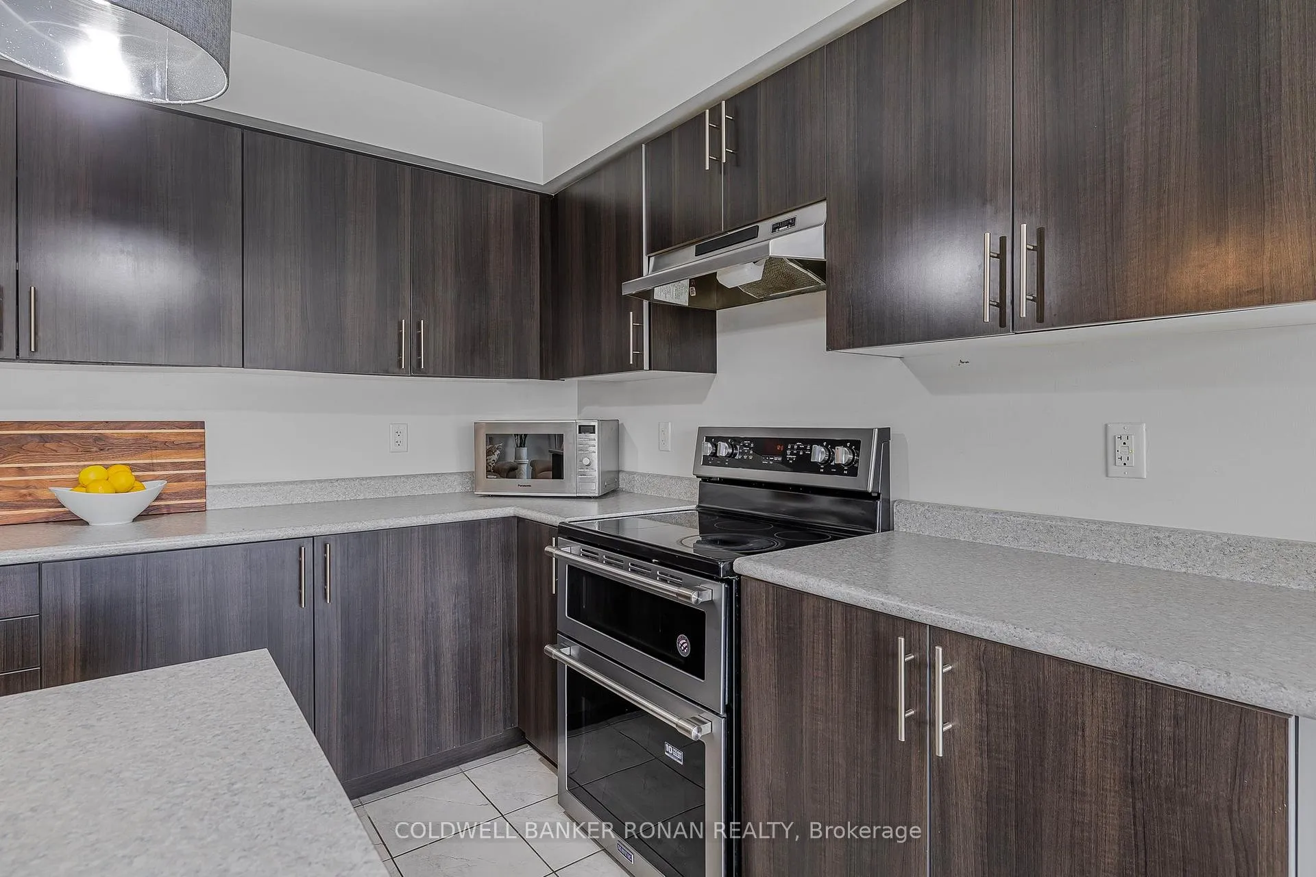 Photo 16 of 93 Sutcliffe Way, New Tecumseth, Alliston — HOMEH
