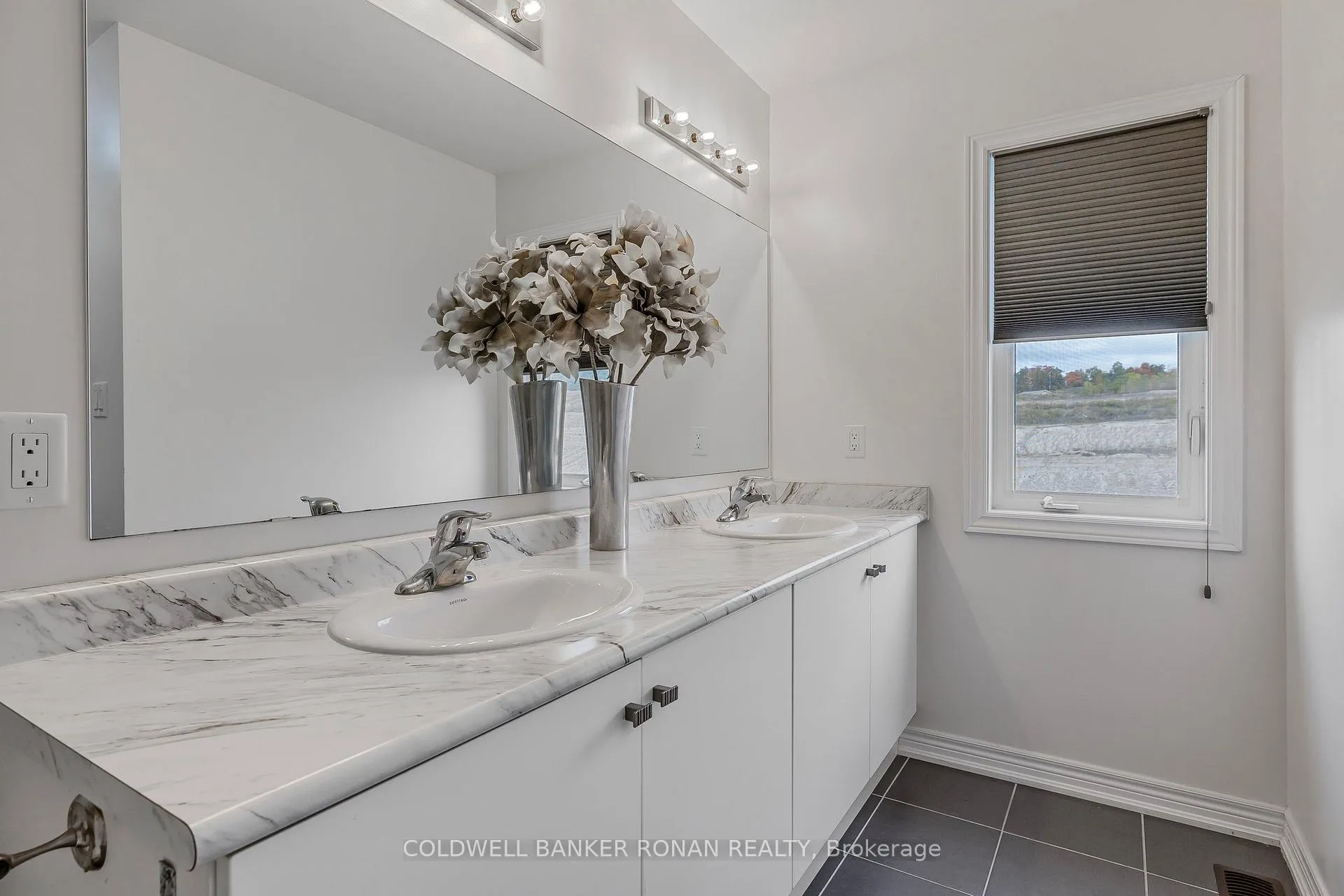 Photo 33 of 93 Sutcliffe Way, New Tecumseth, Alliston — HOMEH