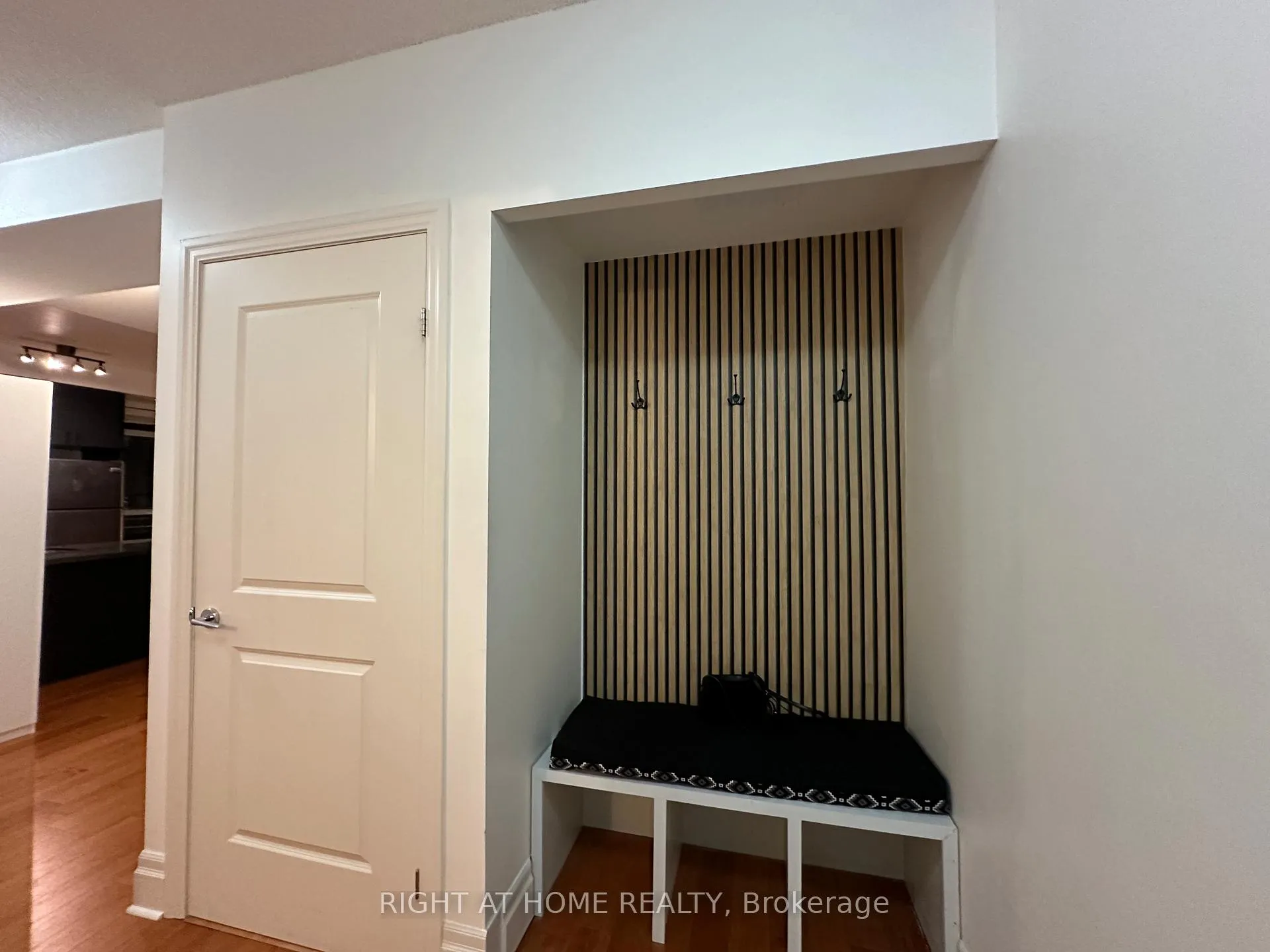 Photo 3 of Unit 316, 111 Upper Duke Crescent, Markham, Unionville — HOMEH