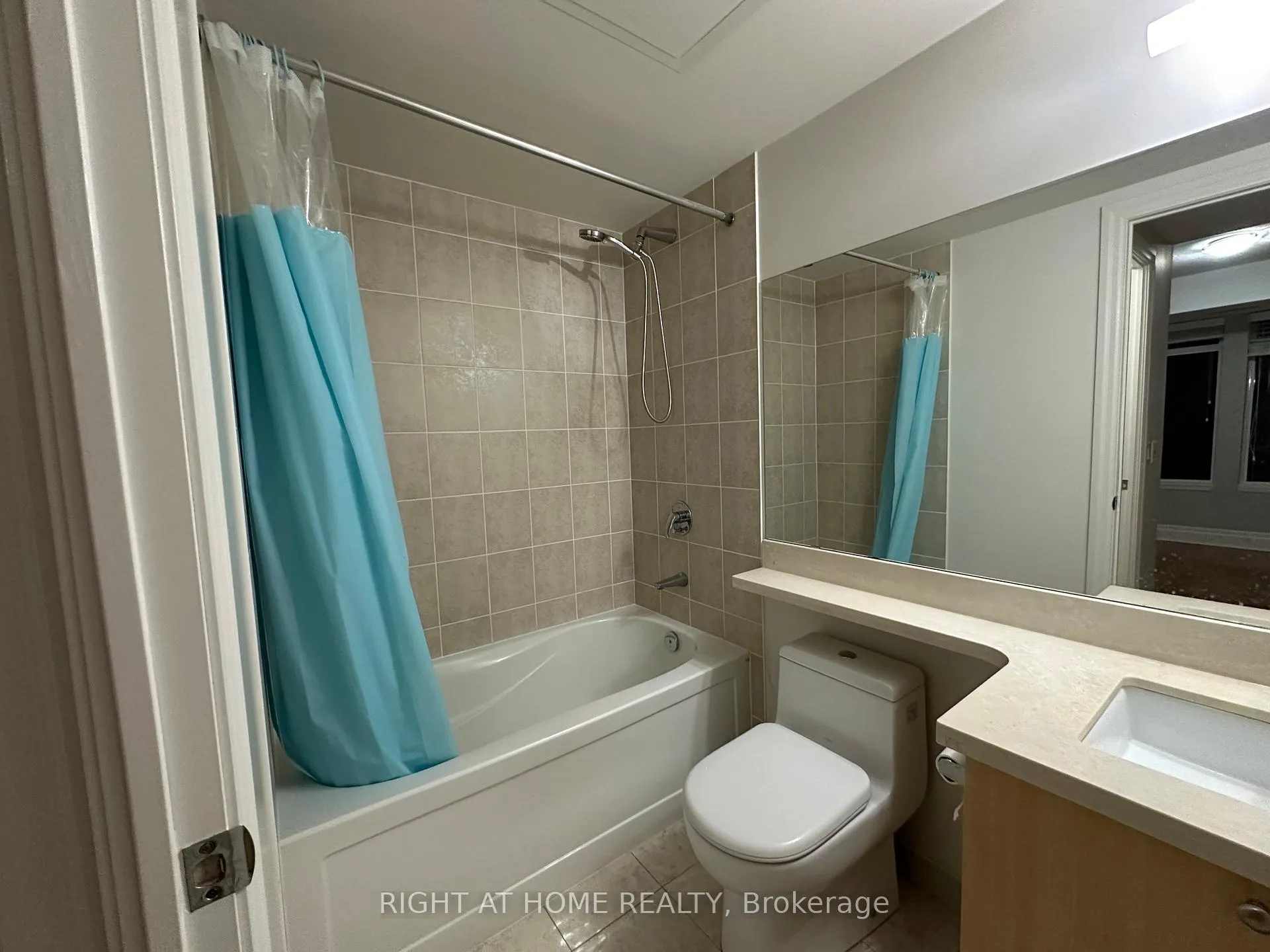 Photo 18 of Unit 316, 111 Upper Duke Crescent, Markham, Unionville — HOMEH