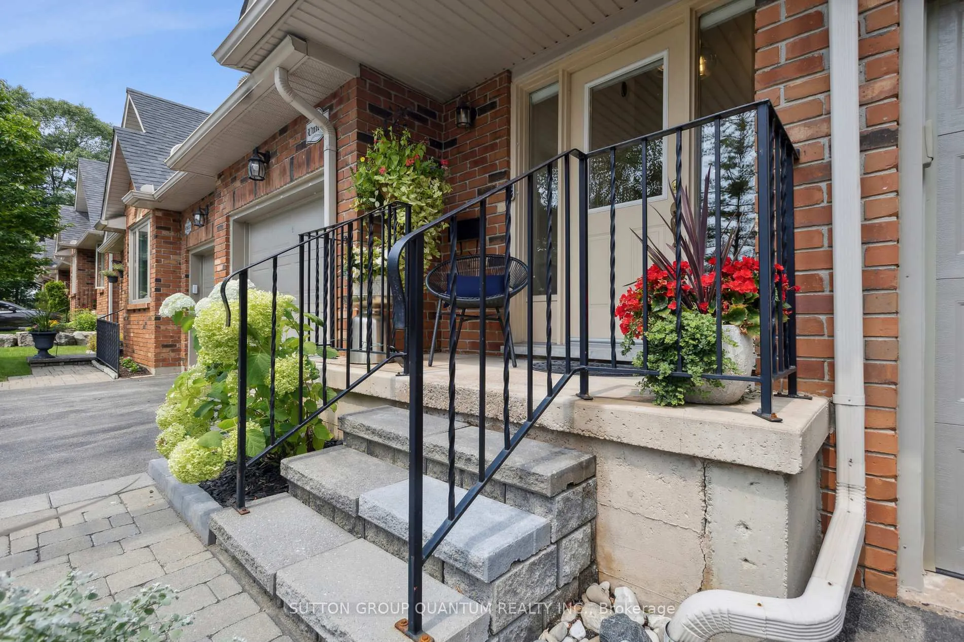 Photo 3 of Unit 11, 78 Pirie Drive, Hamilton, Dundas — HOMEH
