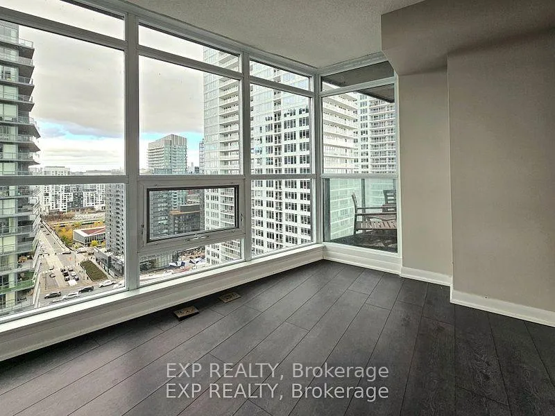 Photo 2 of Unit 2402, 600 Fleet Street, Toronto, Niagara — HOMEH