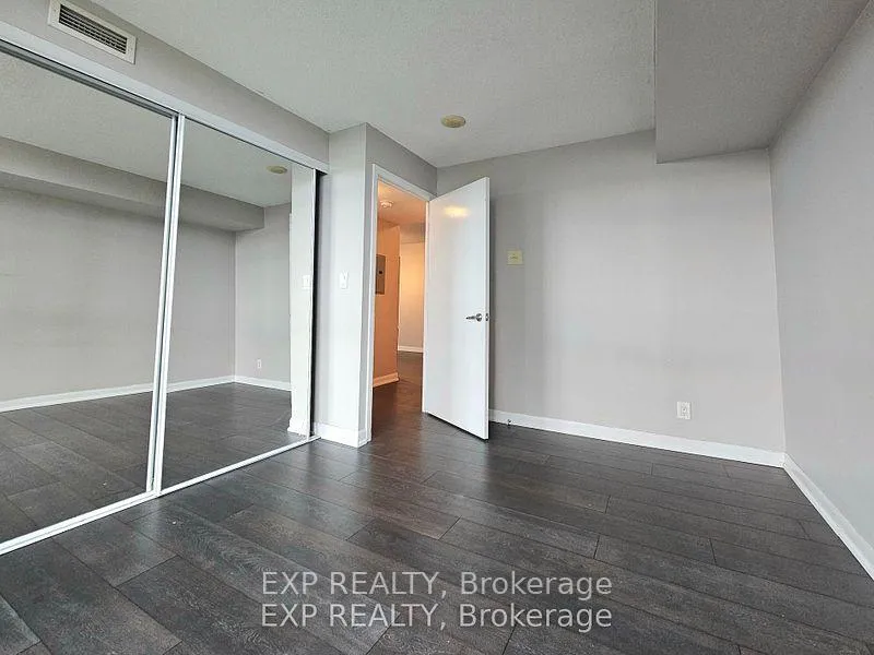 Photo 10 of Unit 2402, 600 Fleet Street, Toronto, Niagara — HOMEH