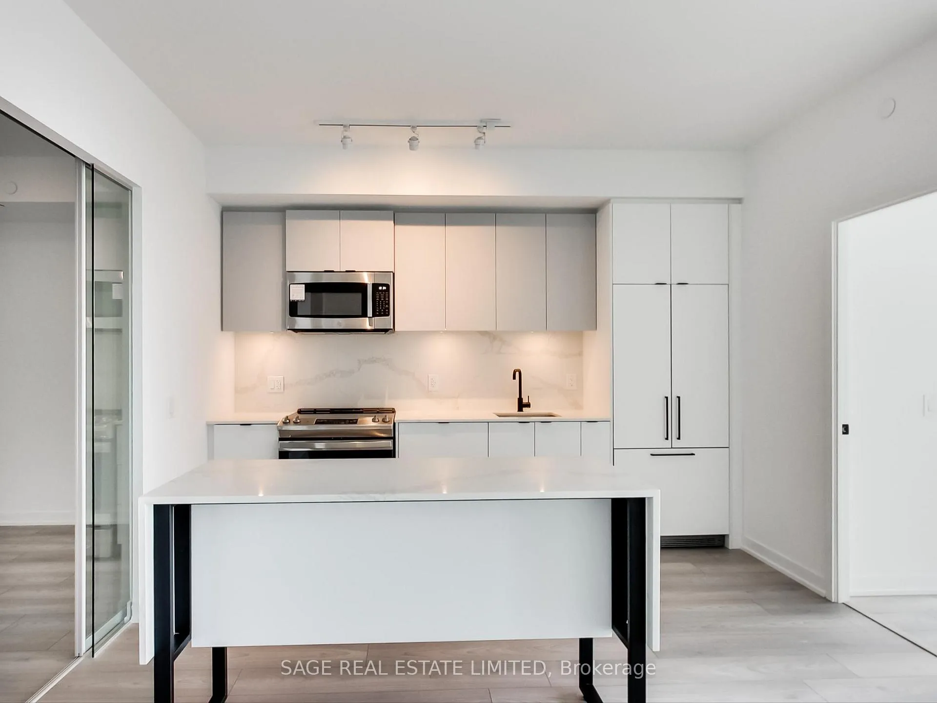 Photo 14 of Unit 919, 285 Dufferin Street, Toronto, South Parkdale — HOMEH