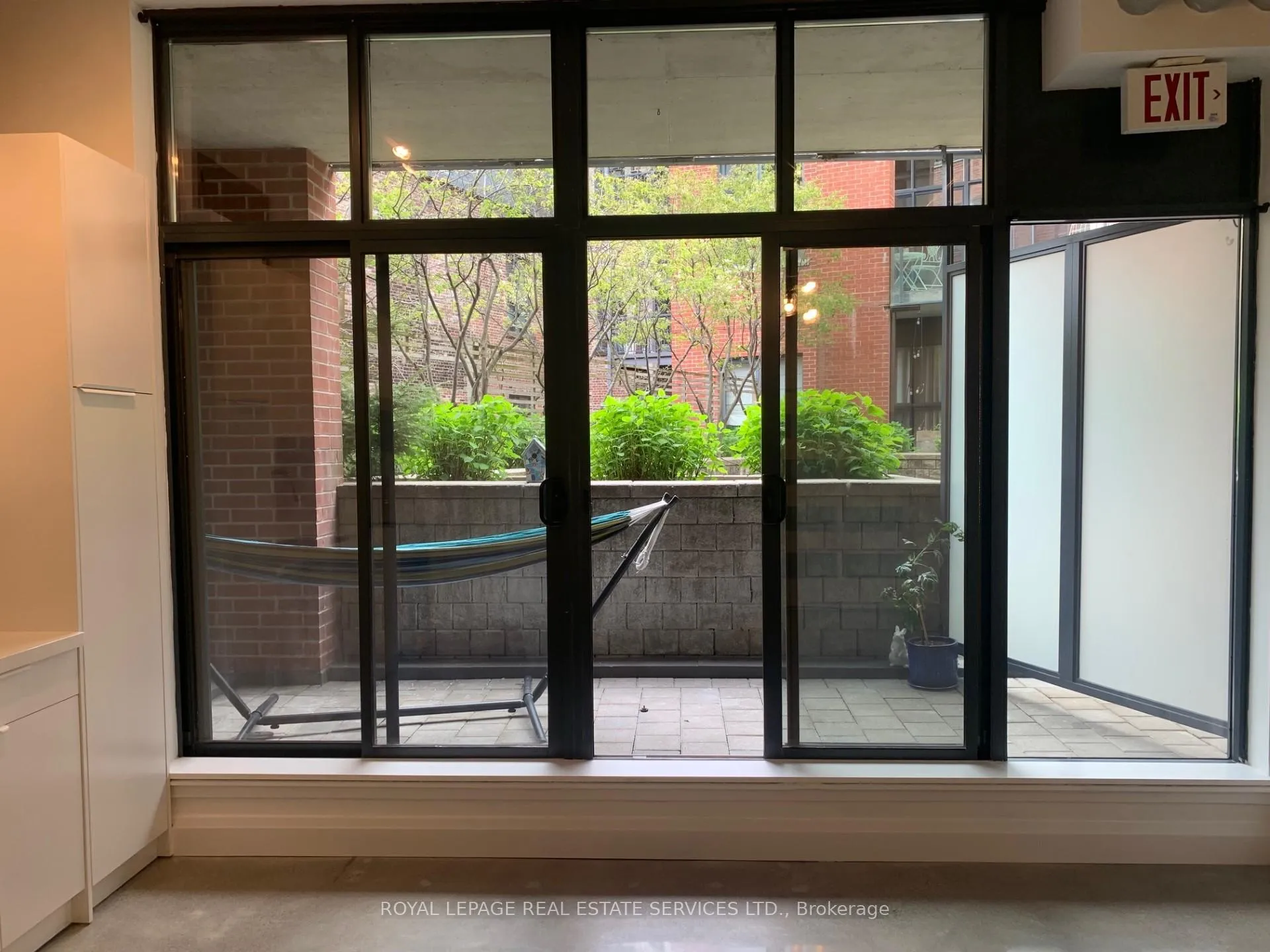 Photo 3 of Unit 201, 369 Sorauren Avenue, Toronto, Roncesvalles — HOMEH