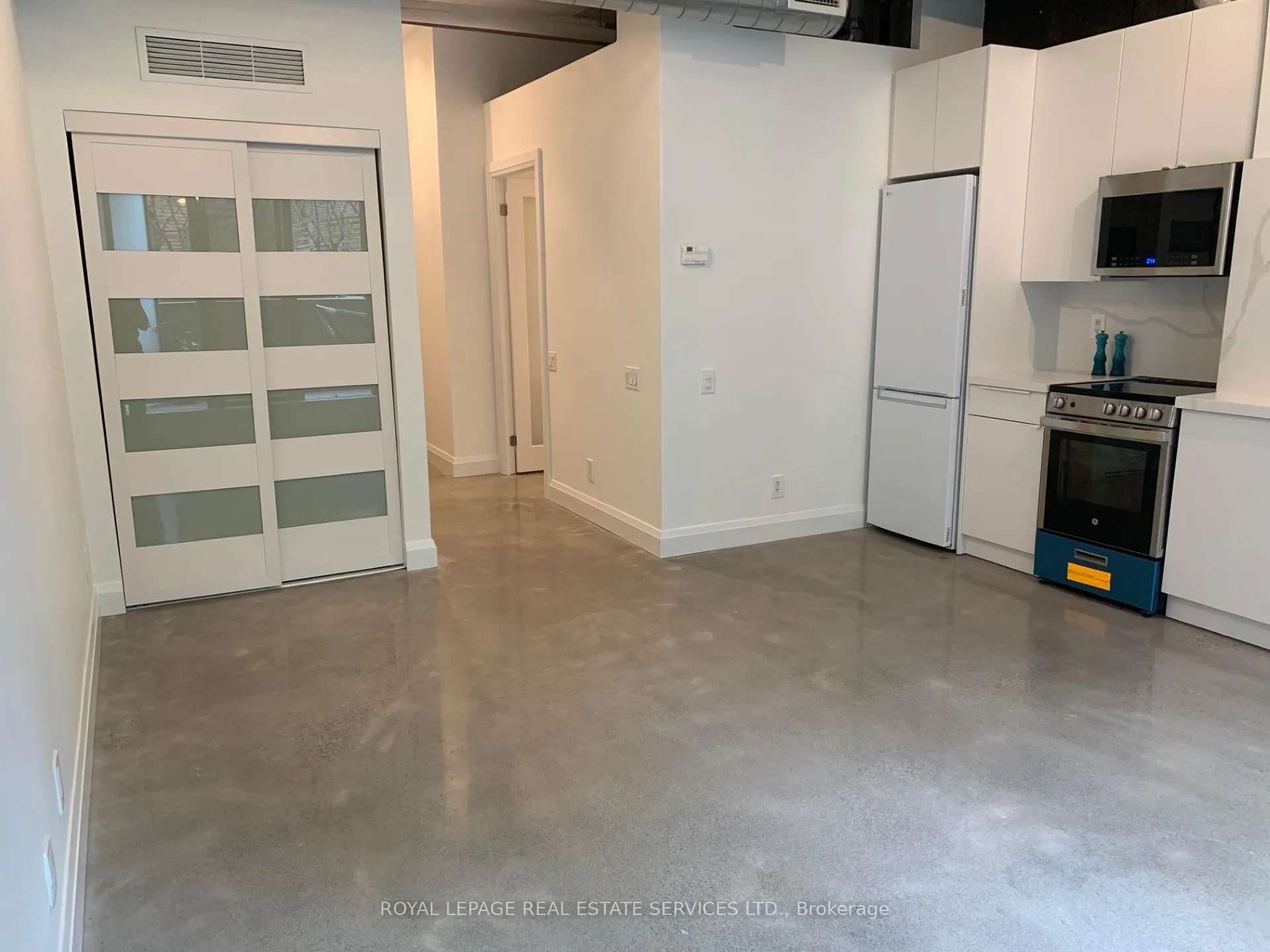 Photo 7 of Unit 201, 369 Sorauren Avenue, Toronto, Roncesvalles — HOMEH