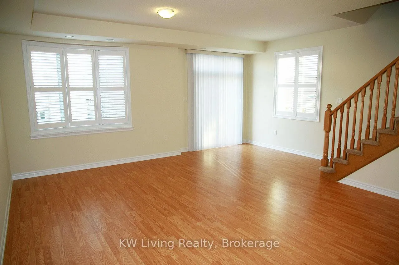 Photo 4 of 13 Dearie Lane, Markham, Milliken Mills East — HOMEH
