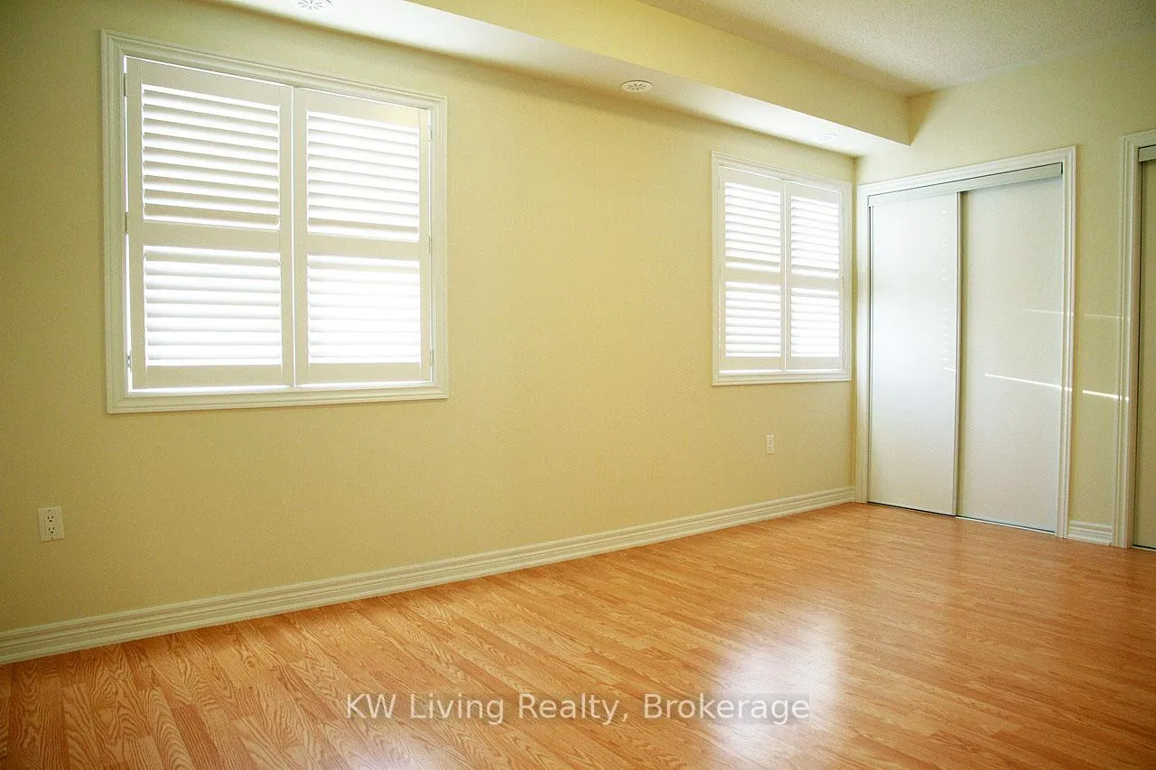 Photo 5 of 13 Dearie Lane, Markham, Milliken Mills East — HOMEH
