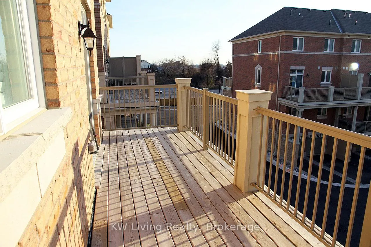 Photo 9 of 13 Dearie Lane, Markham, Milliken Mills East — HOMEH