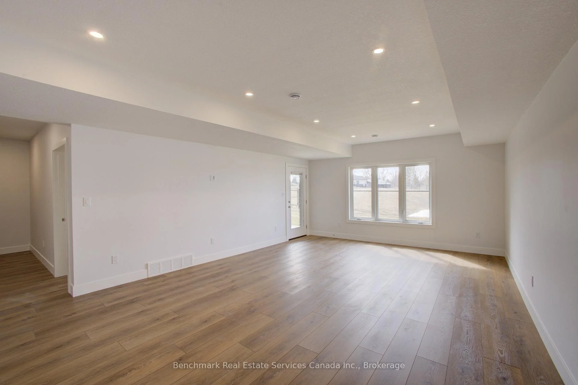 Photo 31 of 64 Cavalier Crescent, Huron-Kinloss — HOMEH