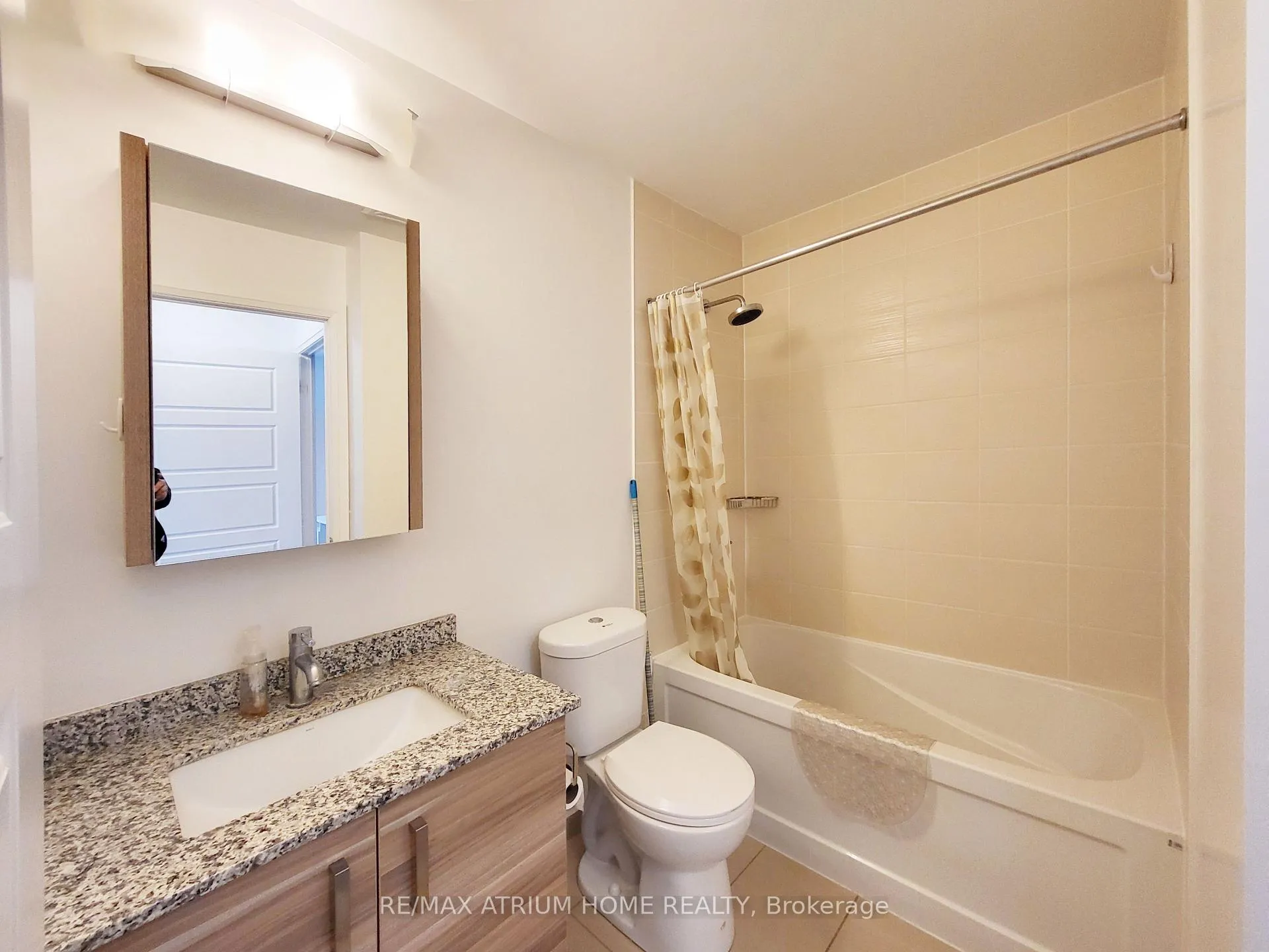 Photo 11 of Unit 317, 1 Uptown Drive, Markham, Unionville — HOMEH