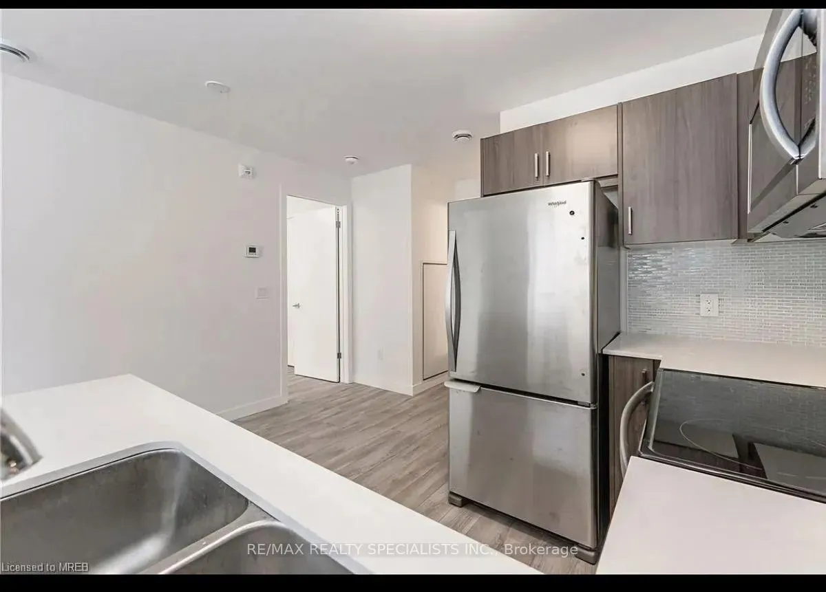 Photo 1 of Unit 402, 467 Charlton Avenue, Hamilton, Stinson — HOMEH