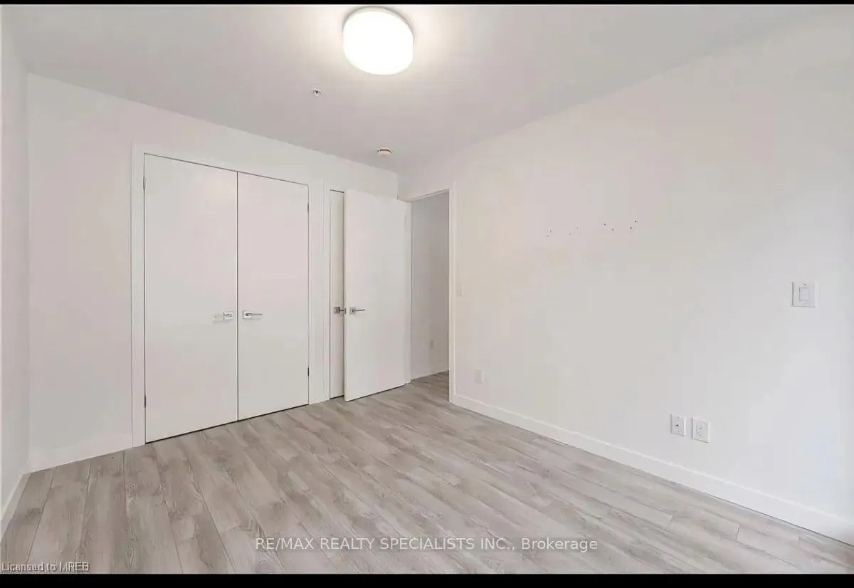 Photo 6 of Unit 402, 467 Charlton Avenue, Hamilton, Stinson — HOMEH