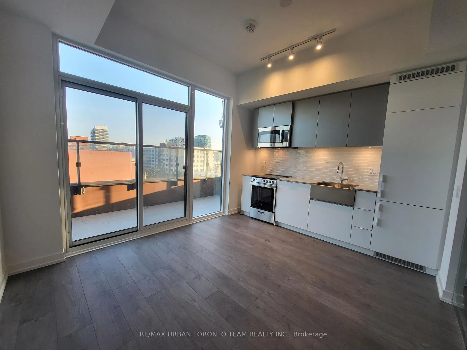 Photo 1 of Unit 522, 270 Dufferin Street, Toronto, South Parkdale — HOMEH