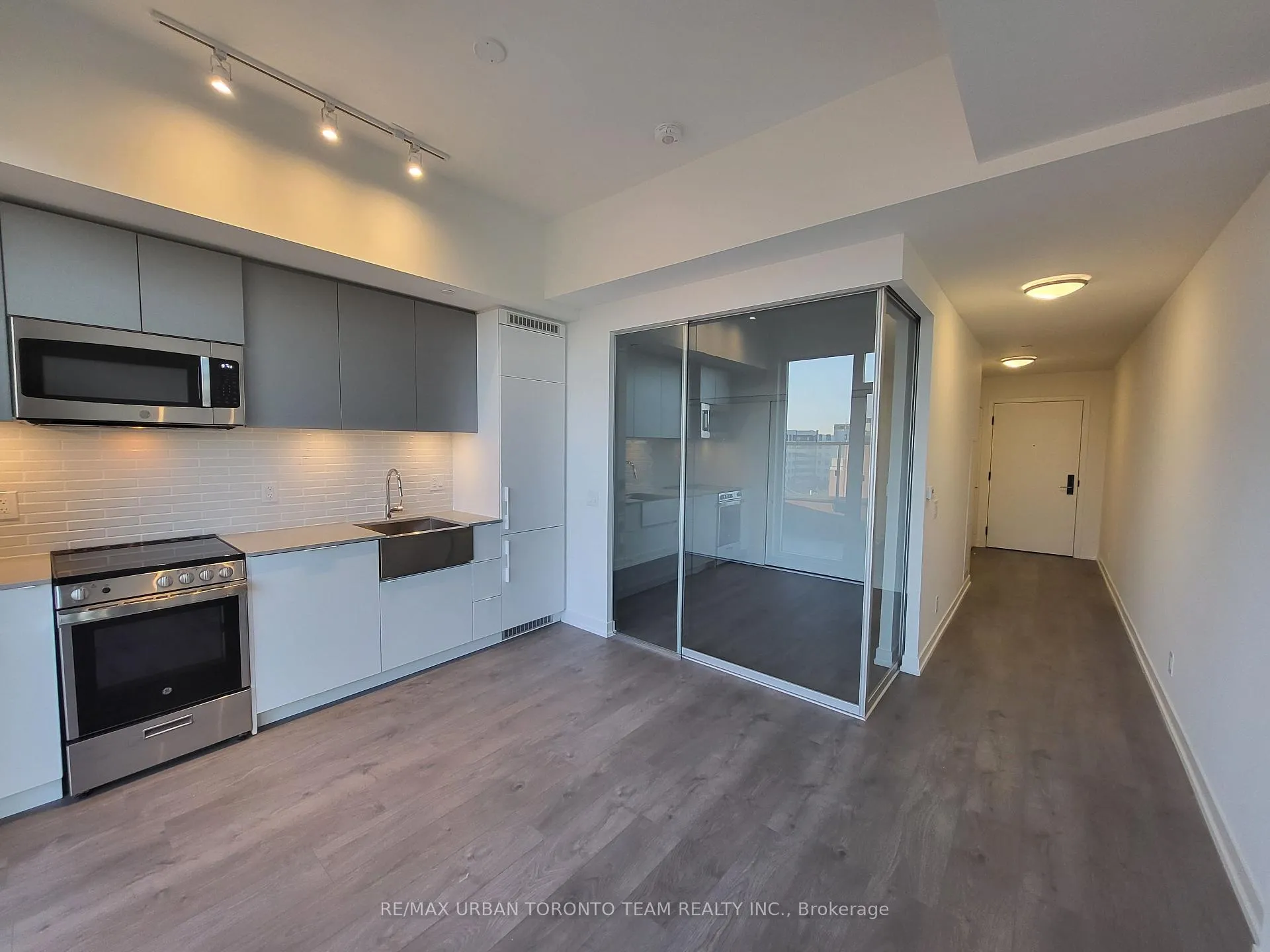 Photo 3 of Unit 522, 270 Dufferin Street, Toronto, South Parkdale — HOMEH