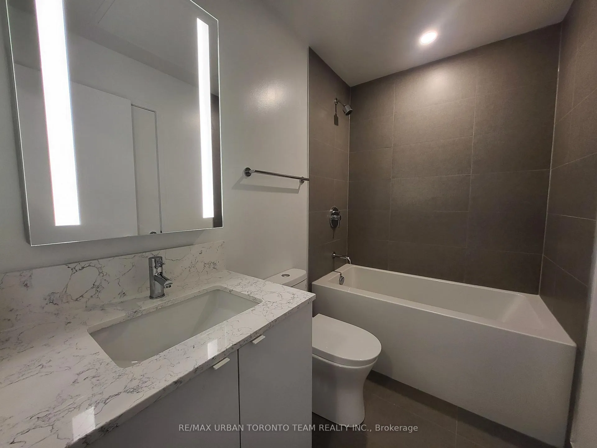 Photo 6 of Unit 522, 270 Dufferin Street, Toronto, South Parkdale — HOMEH