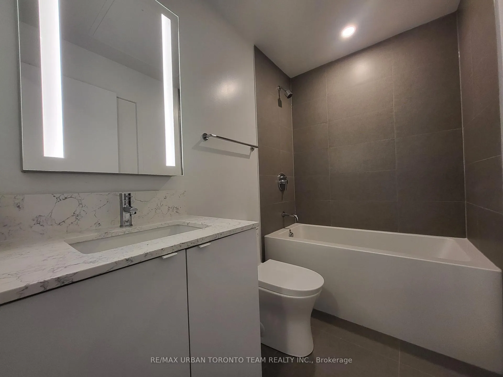 Photo 7 of Unit 522, 270 Dufferin Street, Toronto, South Parkdale — HOMEH