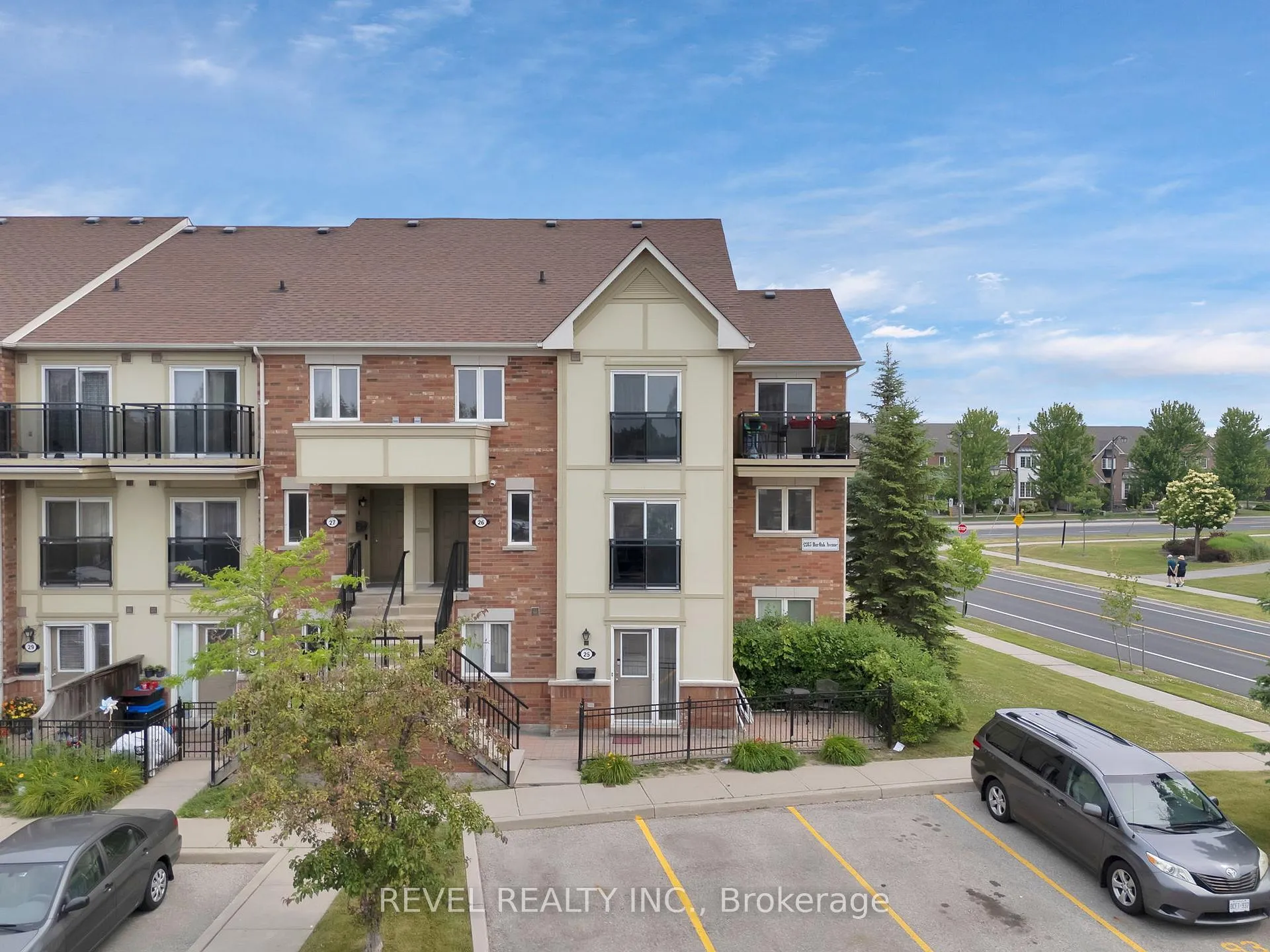Photo 2 of Unit 26, 2285 Bur Oak Avenue, Markham, Greensborough — HOMEH