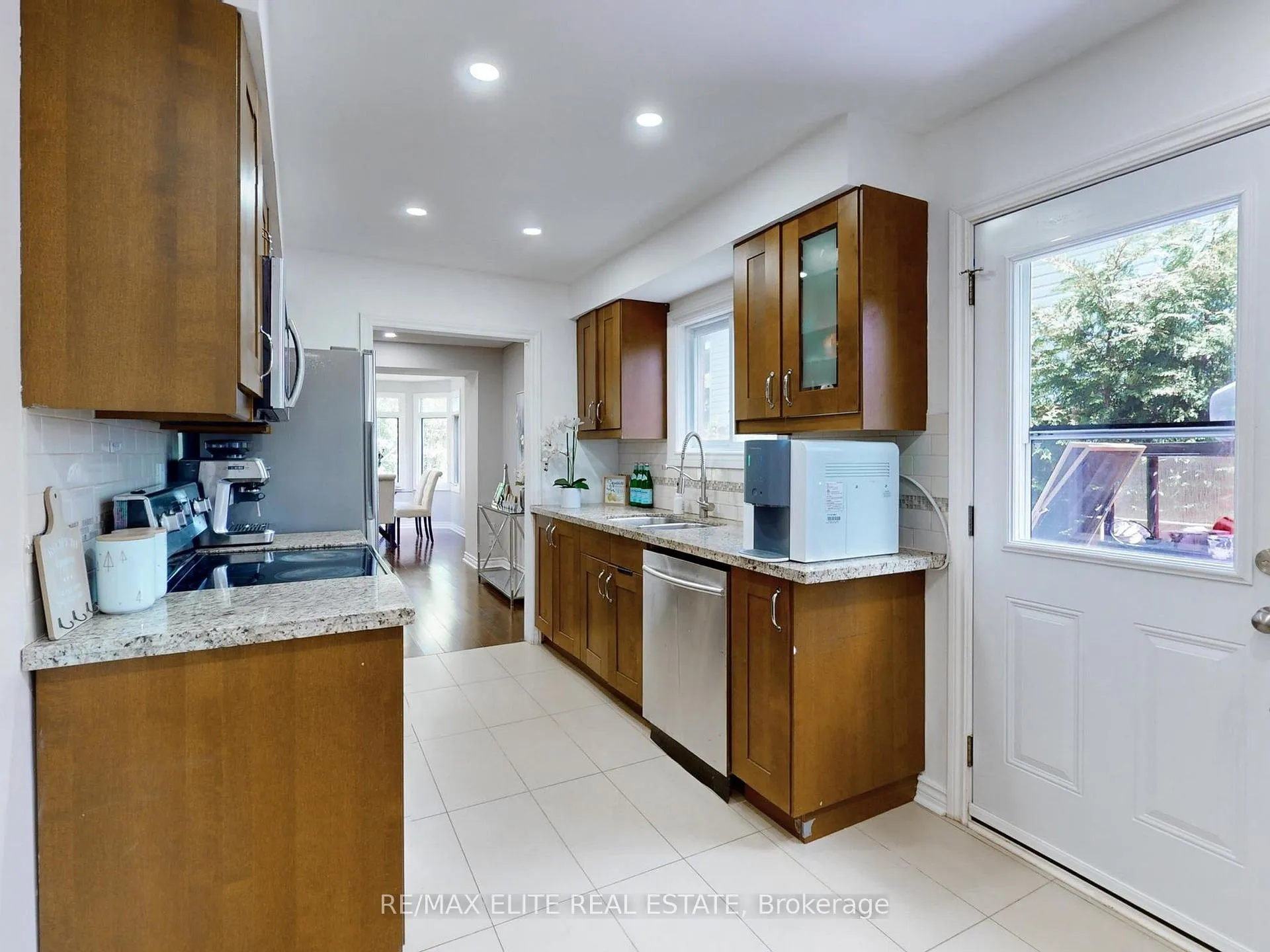 Photo 11 of 100 Seaton Drive, Aurora, Aurora Highlands — HOMEH