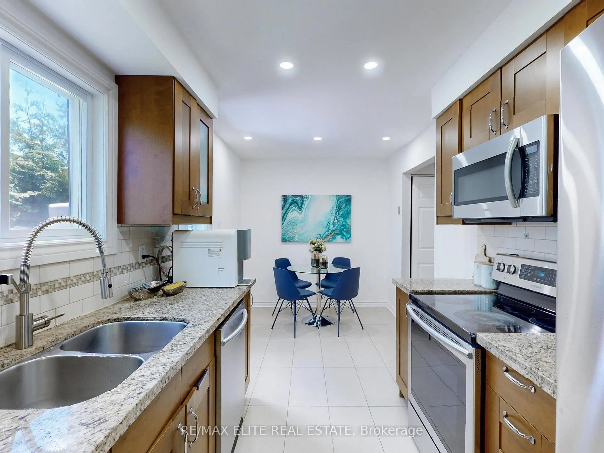 Photo 12 of 100 Seaton Drive, Aurora, Aurora Highlands — HOMEH