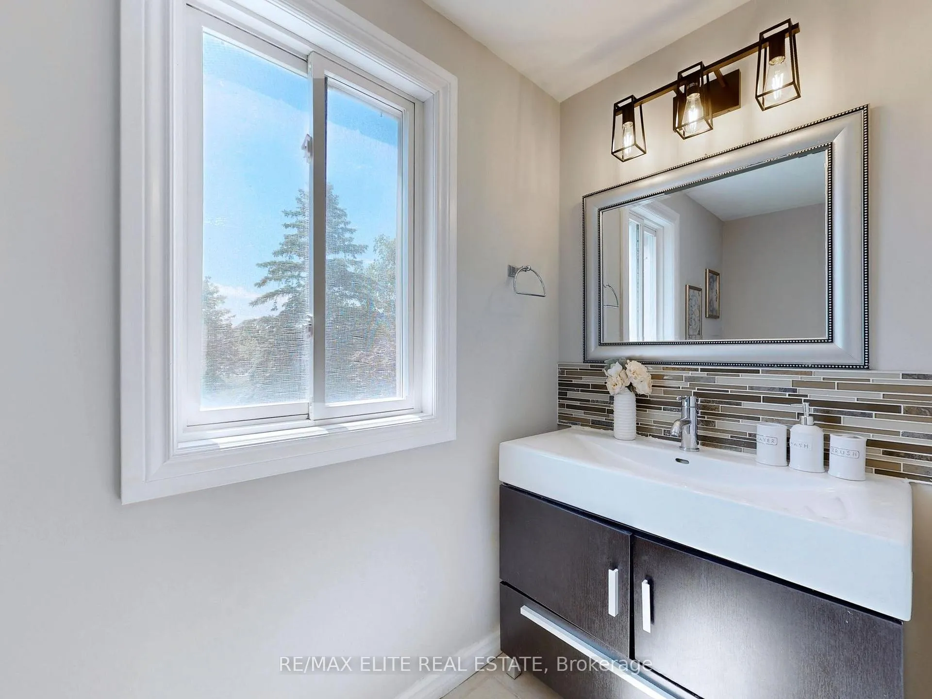 Photo 25 of 100 Seaton Drive, Aurora, Aurora Highlands — HOMEH