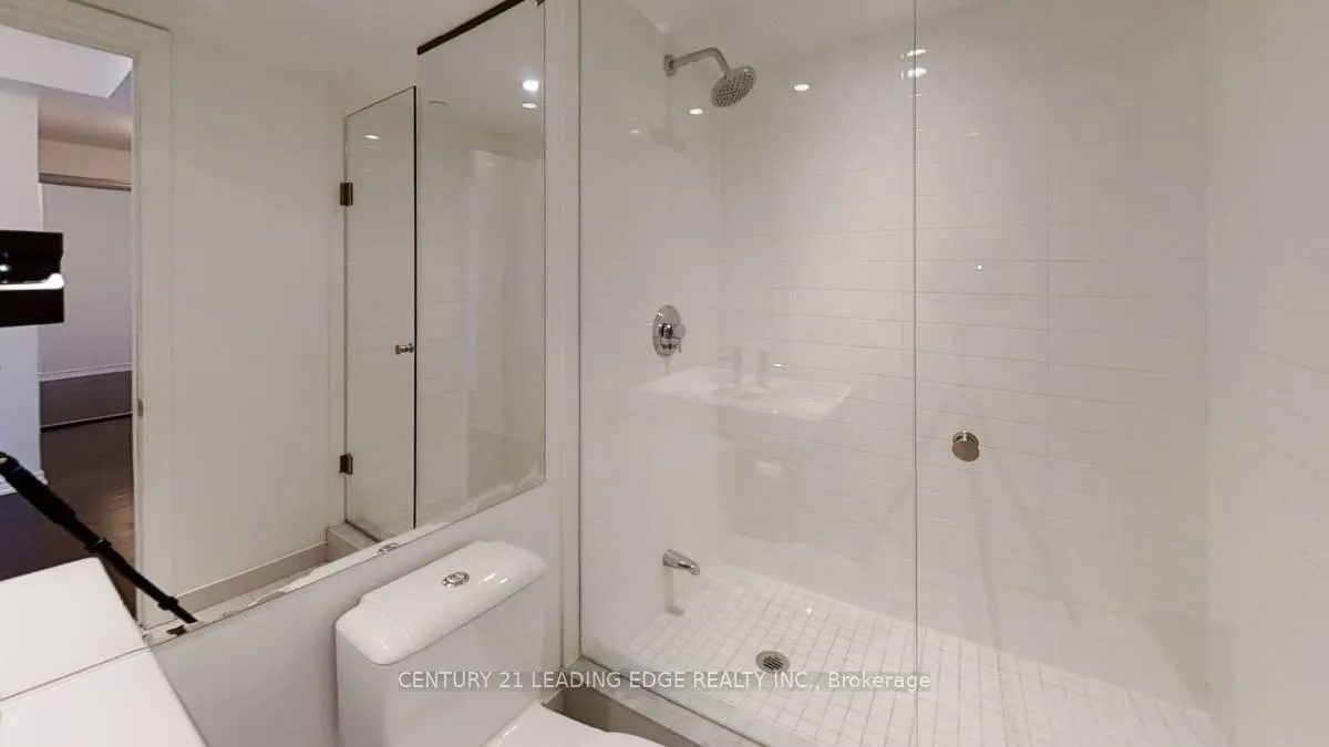 Photo 7 of Unit 5216, 386 Yonge Street, Toronto, Bay Street Corridor — HOMEH